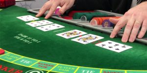 Giao diện kích hoạt bảo hiểm Baccarat trên màn hình điện thoại Giao diện kích hoạt bảo hiểm Baccarat trên màn hình điện thoại