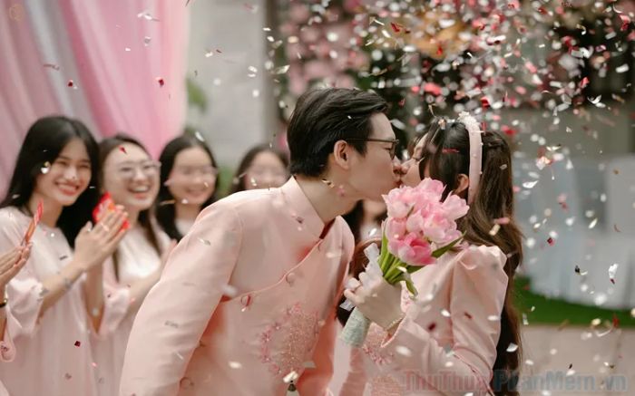 Giải mã giấc mơ thấy đám cưới sinh con